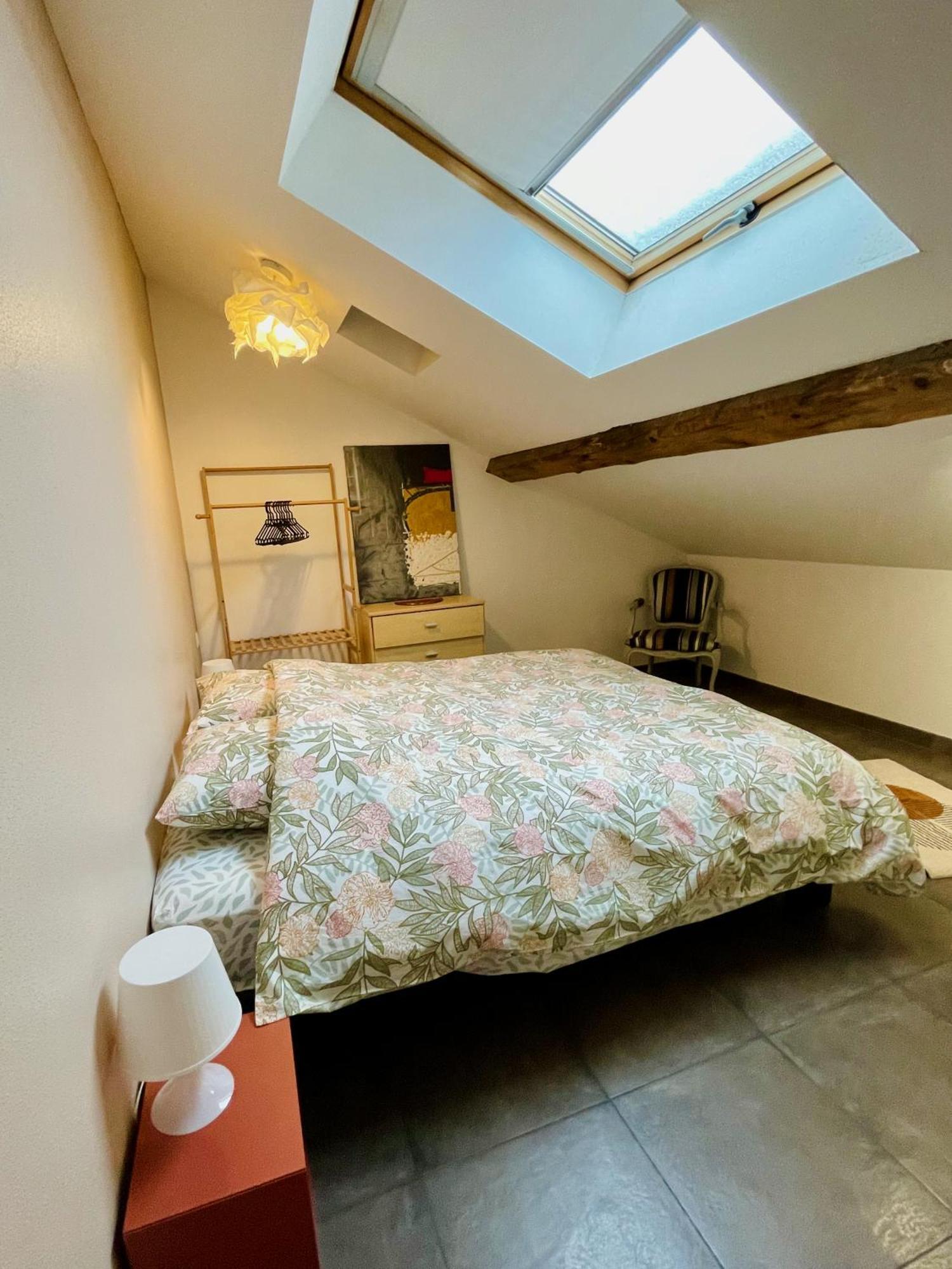 Duplex + Parking Gratuit Facile Apartment Sainte-Suzanne  Exterior photo